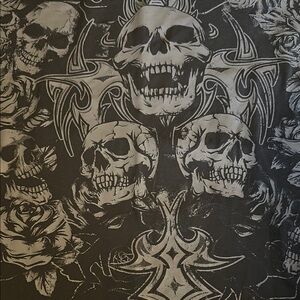 00’s graphic skull tee